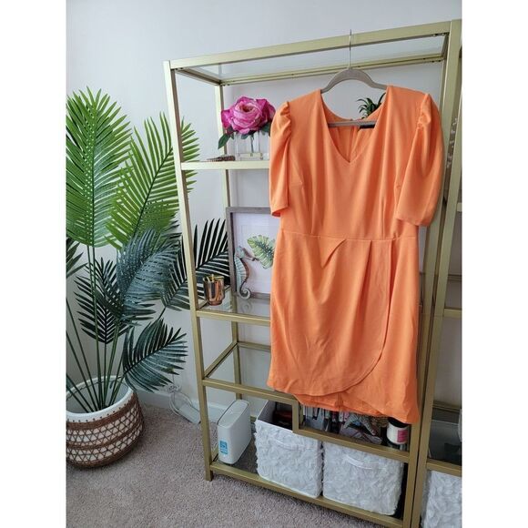 BNWT New York & Company Puff Sleeve Tulip Sheeth Dress! - Picture 2 of 4